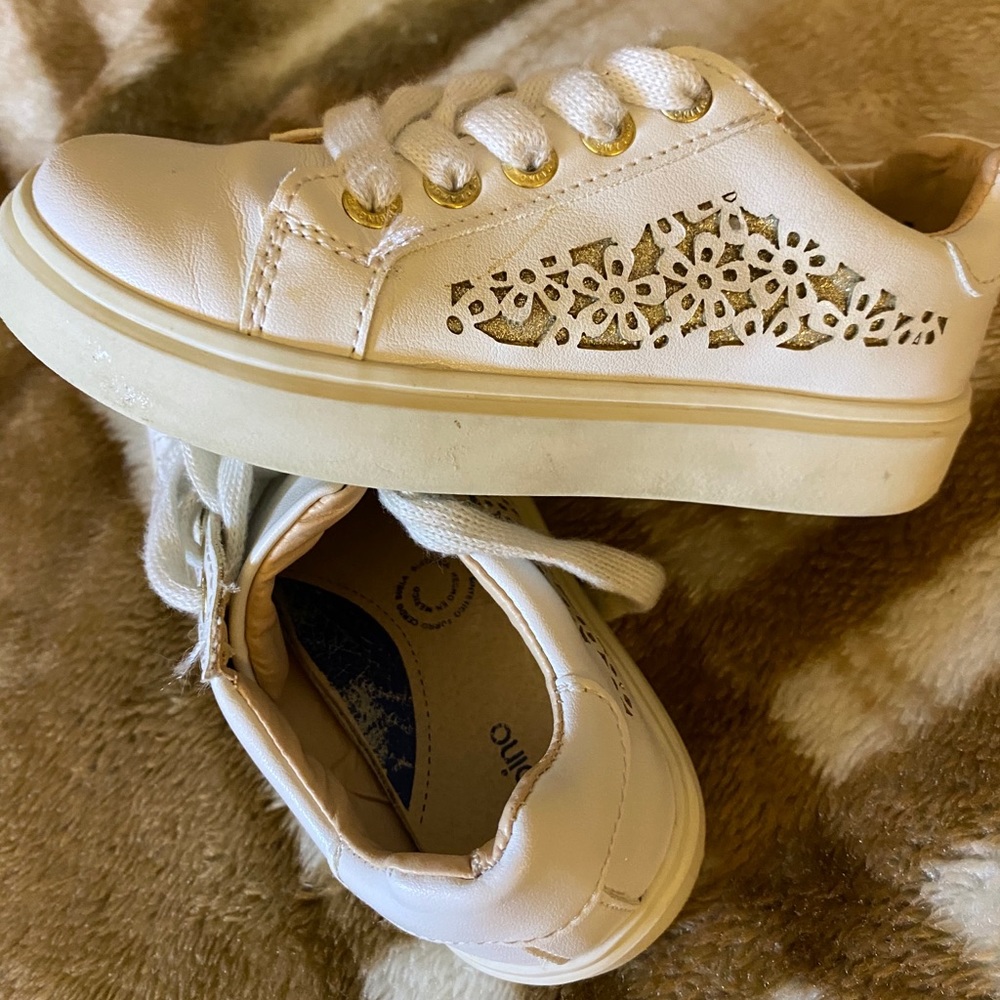Sneakers authentic
